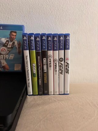 Playstation 4 Slim Nera + Giochi