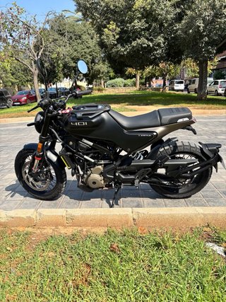 Husqvarna Svartpilen 401 Negra