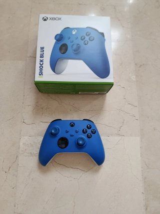 Xbox Series S + 2 Mandos + Dock Carga