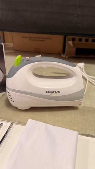 Batidora Taurus Prima 300W 5 Vel.