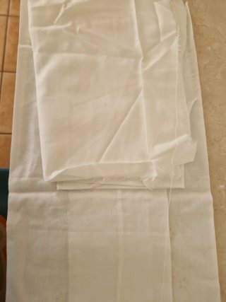 Tela para confeccionar blusa bordada
