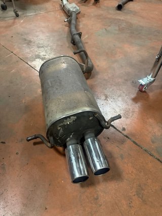 Silencioso y intermedio Subaru Impreza