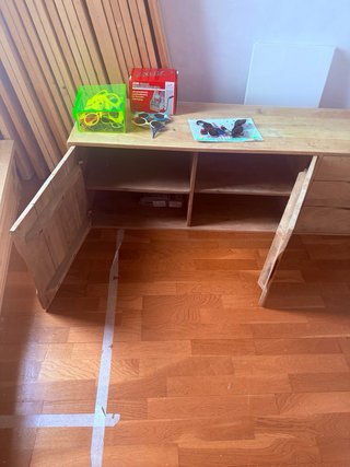 Mueble de madera maciza Maison du Monde.