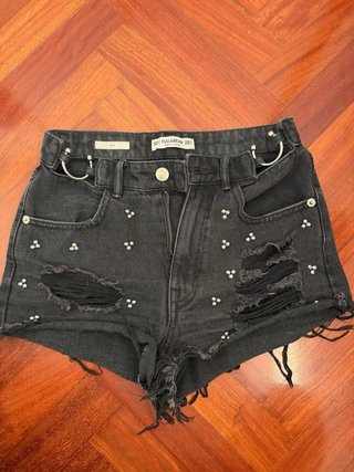Shorts negros Pull&Bear tachuelas T.XS