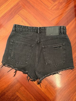Shorts negros Pull&Bear tachuelas T.XS