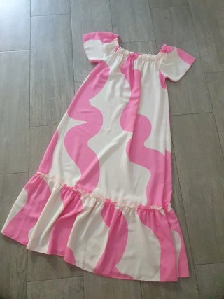 Vestido largo estampado rosa y blanco