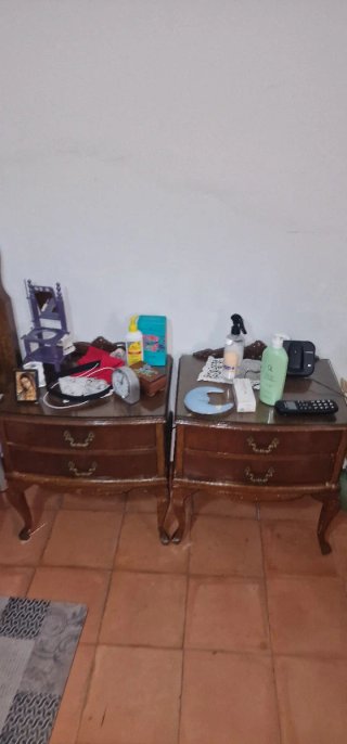 Muebles artesanales de madera diversos
