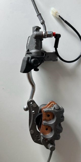 Bomba Freno, Pinza y Latiguillo Moto