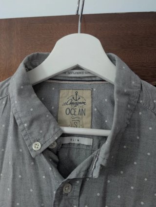 Camisa Chevignon gris con lunares talla S