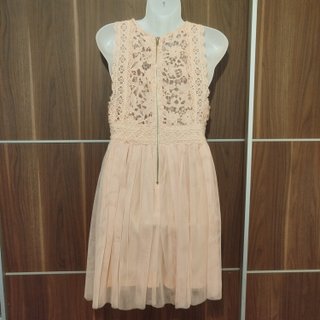 Vestido corto salmon encaje