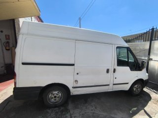 Se vende furgoneta Ford Transit