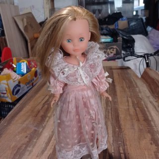 Muñeca Nancy antigua vestido rosa