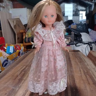 Muñeca Nancy antigua vestido rosa
