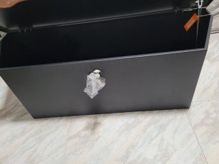 Caja metálica Vector negra