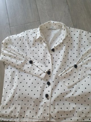 Blusa Uterqüe lunares