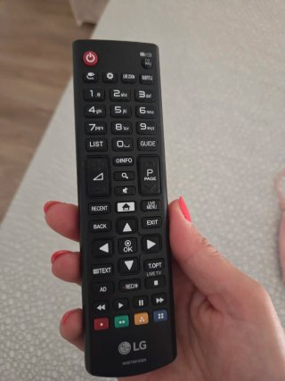 LG Smart TV 32 Full HD - pequeño defecto pantalla