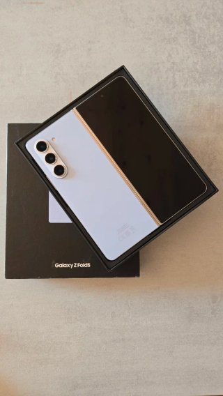 Samsung Galaxy Z Fold 5 Plata