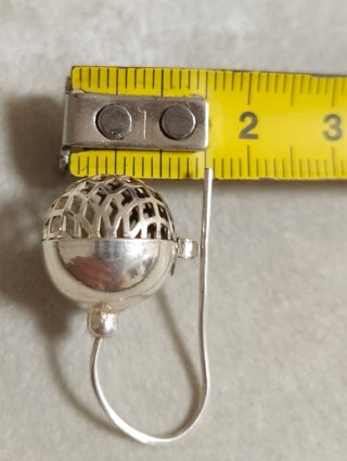 Pendientes de plata con diseño de esfera