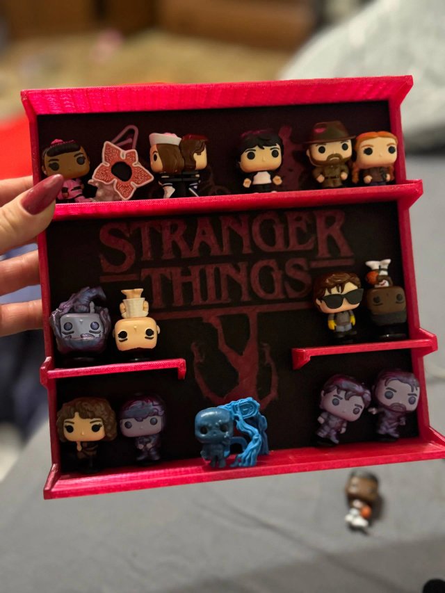 Expositor Stranger Things Kinder