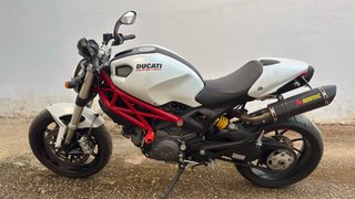 Ducati Monster 796 - 24.500 km
