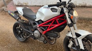 Ducati Monster 796 - 24.500 km