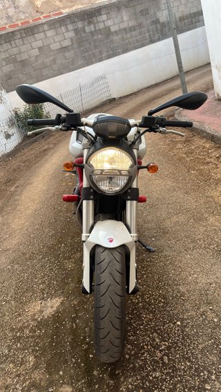 Ducati Monster 796 - 24.500 km
