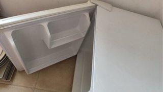 Mini nevera Amica FM061.3 en buen estado.