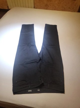Pantalones varios, tallas sueltas.