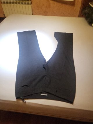 Pantalones varios, tallas sueltas.
