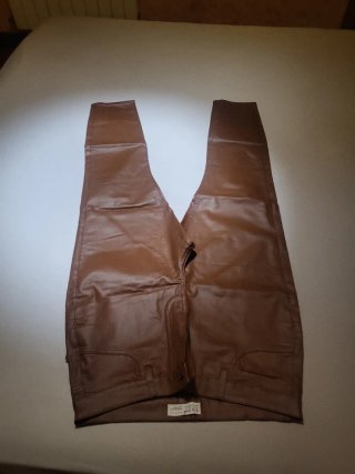 Pantalones varios, tallas sueltas.