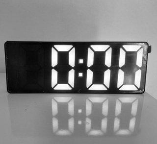 Reloj despertador digital