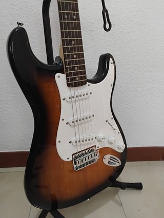 Pack Fender: Squier Affinity + Frontman 10G+ ...