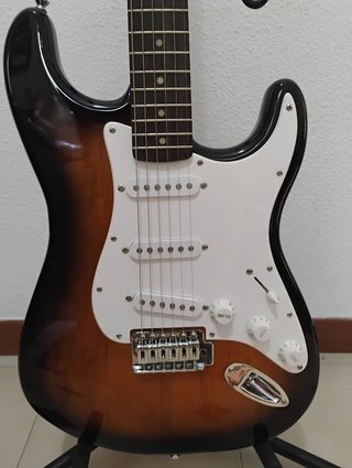 Pack Fender: Squier Affinity + Frontman 10G+ ...