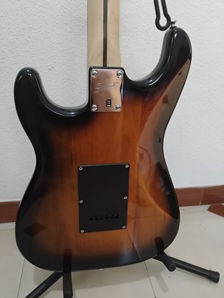 Pack Fender: Squier Affinity + Frontman 10G+ ...