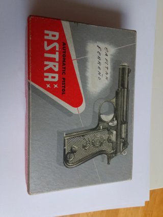 Lote 3 Medallas Militares Originales y caja Astra