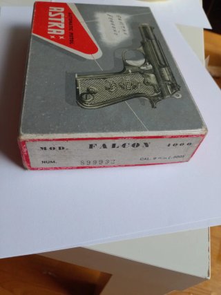 Lote 3 Medallas Militares Originales y caja Astra