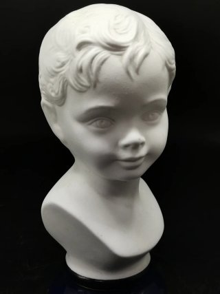 Precioso busto niño porcelana mate Sambo