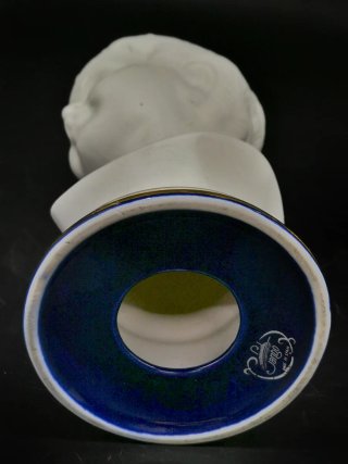 Precioso busto niño porcelana mate Sambo