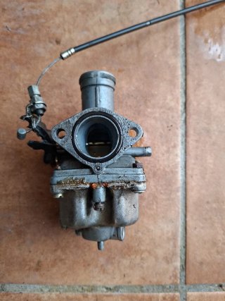 Carburador Daelim Roadwin 125 para restaurar