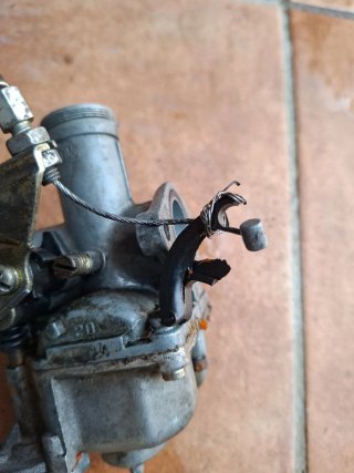 Carburador Daelim Roadwin 125 para restaurar
