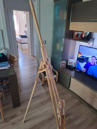 Caballete de madera para pintura