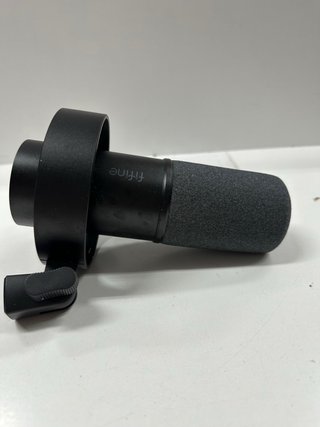 Micrófono Dinámico con Accesorios