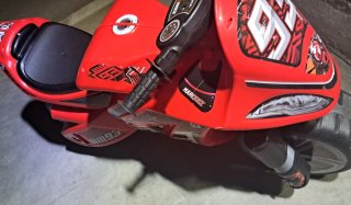 Moto correpasillos Injusa Roja