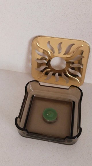 Calentador de té/café con vela dorado