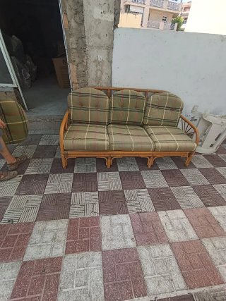 Sofá de bambú 3 plazas con cojines a cuadros