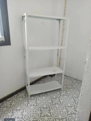 Estantería metálica blanca
