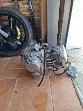Motor Daelim Roadwin 125