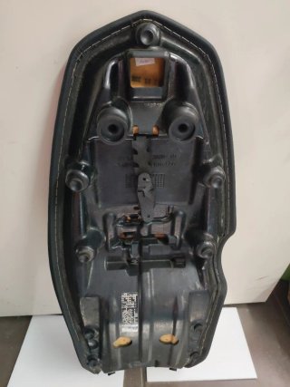 (000550)Asiento BMW F800ST 2007 Negro