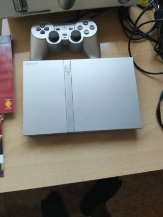 Consola PS2 Slim Sony Plateada