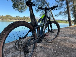 Bicicleta eléctrica Cube Stereo